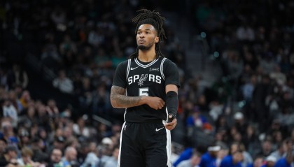 pp电子-米奇·约翰逊：我们对卡斯尔寄予厚望 我们会继续帮他成长