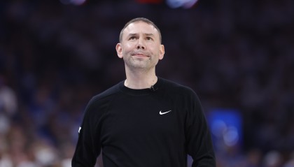 pp电子-阿德尔曼谈球队伤病潮：将继续与球队管理层对话 会有创新思维